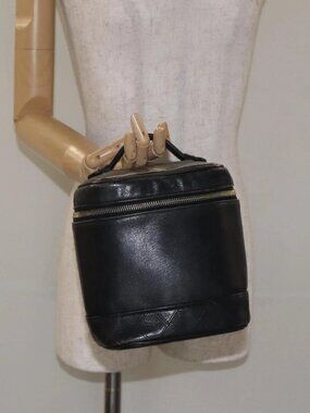 CHANEL Vanity Pouch Lamb Skin Black Gold CC